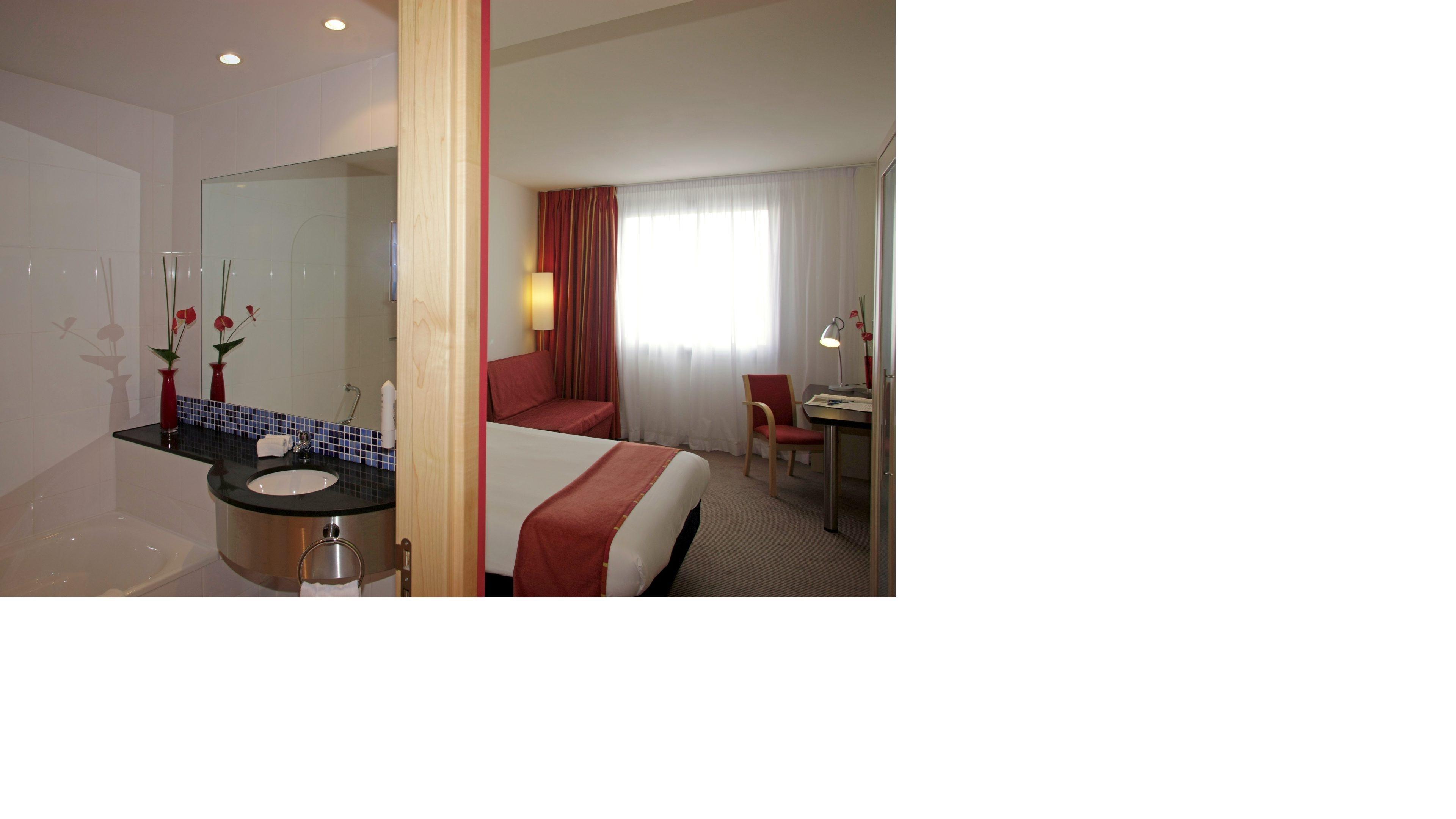 Holiday Inn Express Barcelona City 22@, An Ihg Hotel Екстериор снимка