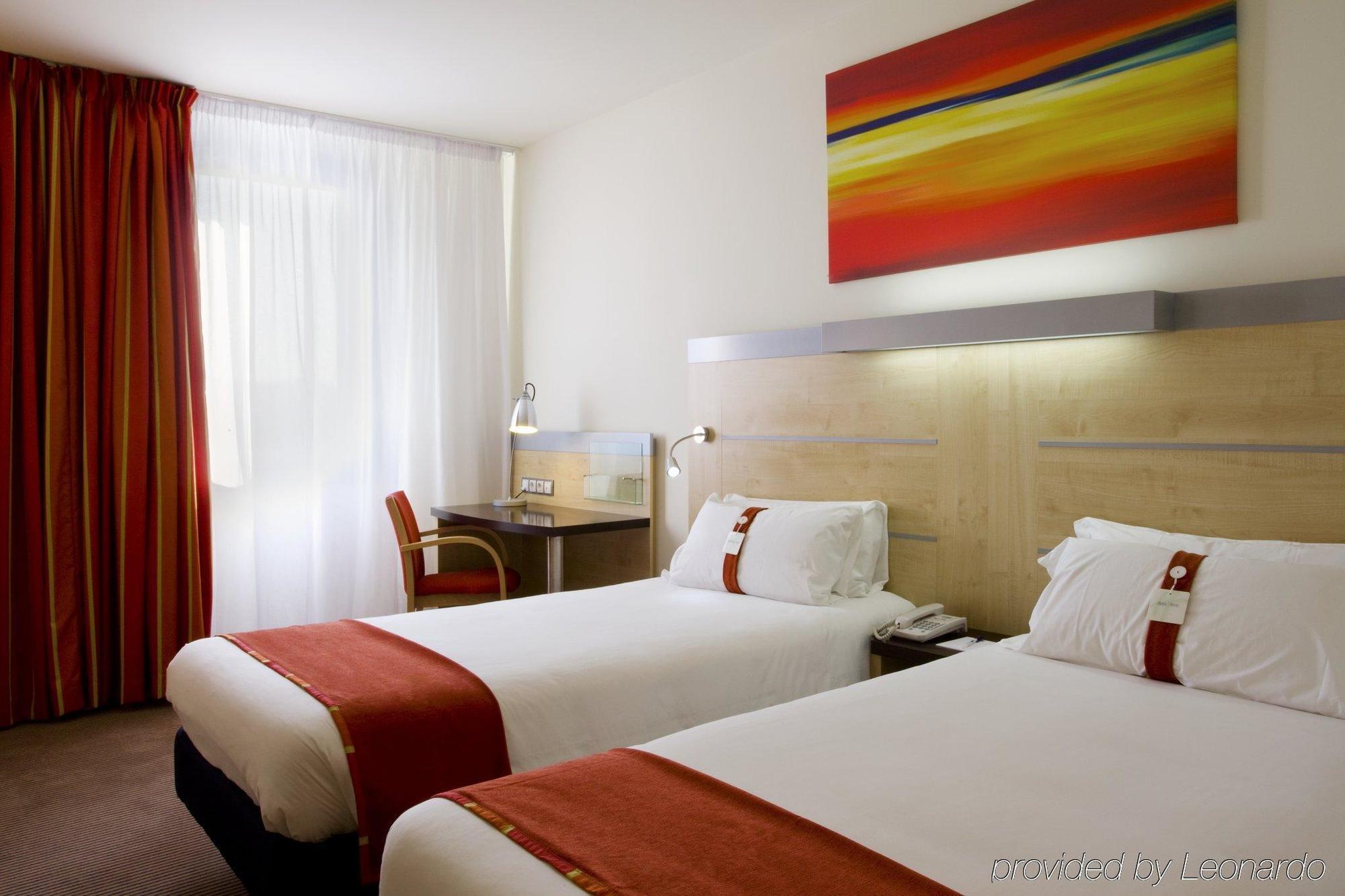 Holiday Inn Express Barcelona City 22@, An Ihg Hotel Стая снимка